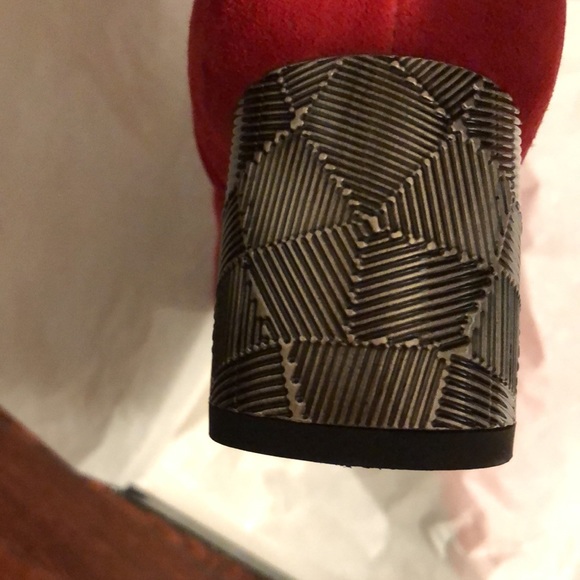 Red, Suede bootie made in Italy New in box size 39 1/2 - Picture 5 of 5